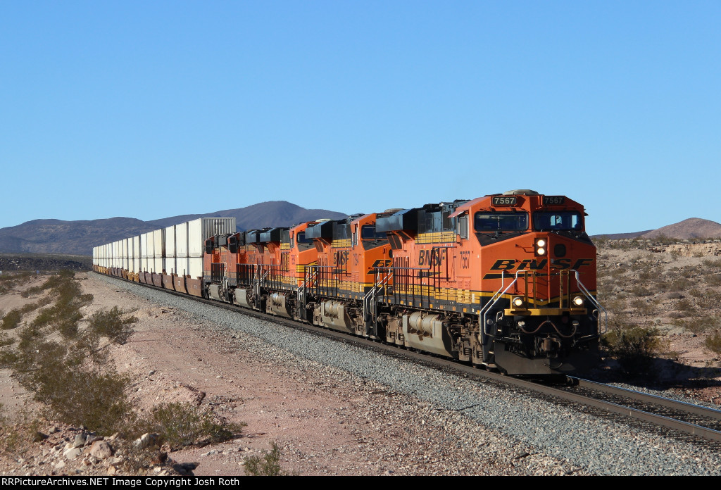 BNSF 7567, BNSF 7394, BNSF 7659, BNSF 6748 & BNSF 7047